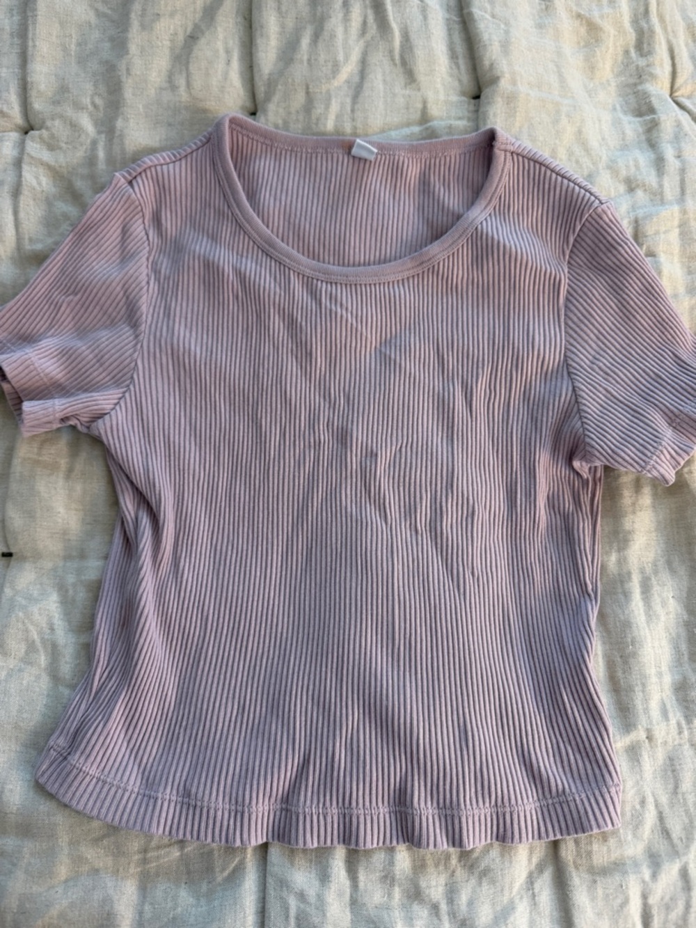 Uniqlo Ribbed Short-Sleeve Tee in Light Lavender Pink